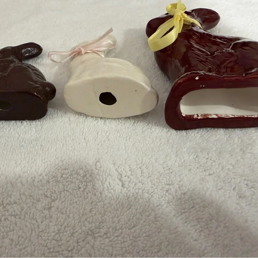 Ceramic bunnies look like the real chocolate. - Picture 2 of 4